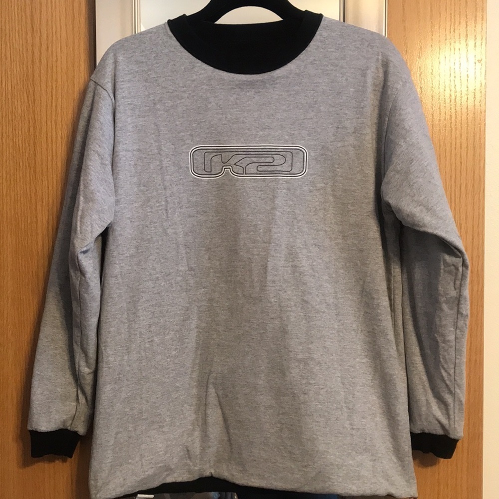 K2 Toy Country reversible long sleeve tee shirt size small.  Grey and black